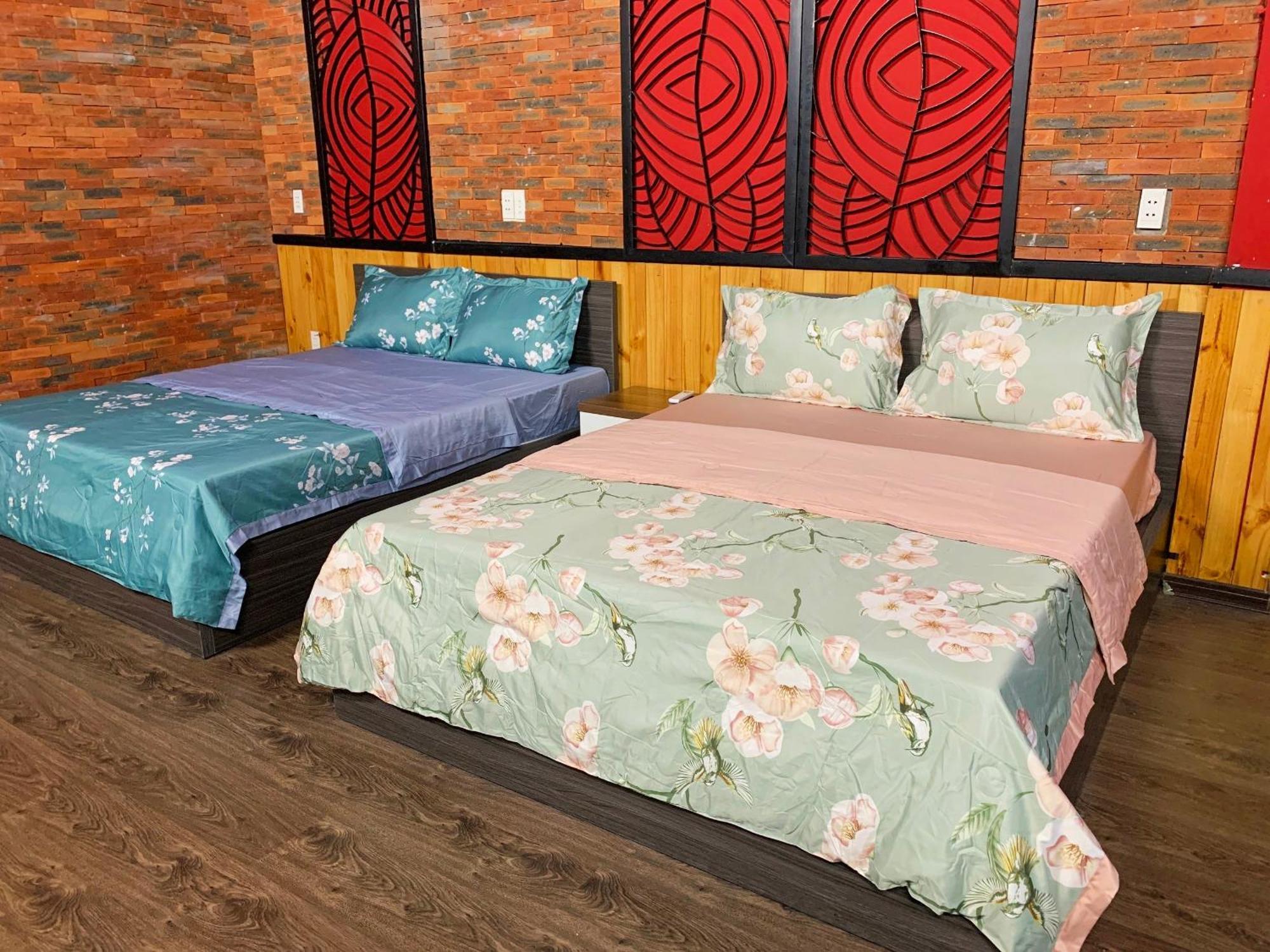 Desi Dera Hotel Дананг Екстериор снимка