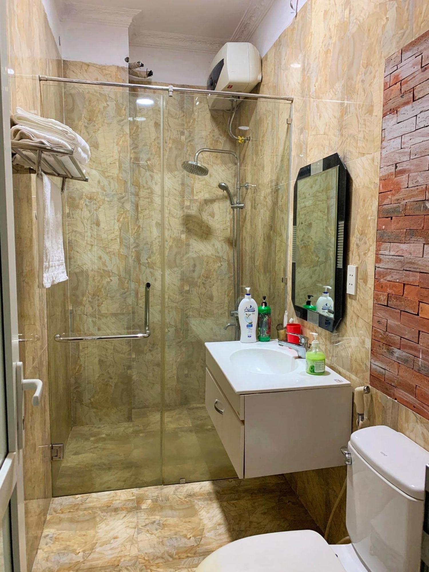 Desi Dera Hotel Дананг Екстериор снимка